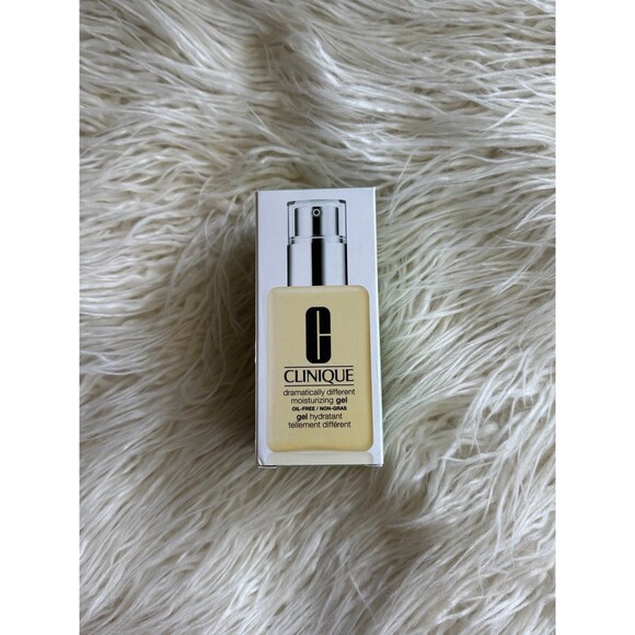 CLINIQUE Dramatically Different Moisturizing Gel for Skin Barrier Repair 4.2 oz - Picture 9 of 12